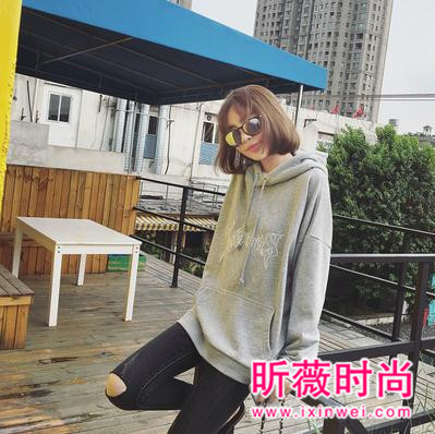 秋季想做个自由的懒姑娘?怎么能少了清新卫衣 秋季想做个自由的懒姑娘?怎么能少了清新卫衣