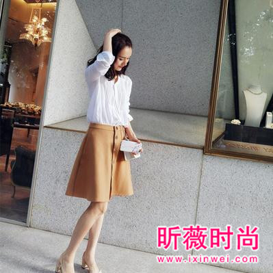 秋冬新款时髦毛呢短裙 搭配毛衣卫衣都很好看