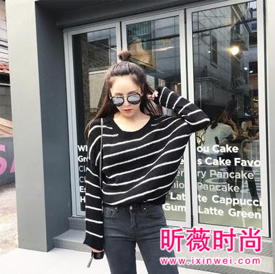 条纹元素经典又百搭 最潮条纹单品打造秋日造型 条纹元素经典又百搭 最潮条纹单品打造秋日造型