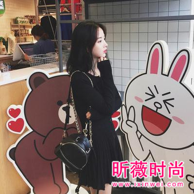 秋季既保暖又好搭配 这些时髦连衣裙你备好了吗？