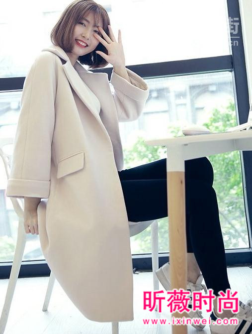 今年流行的呢子大衣 简单大气总有一款适合你