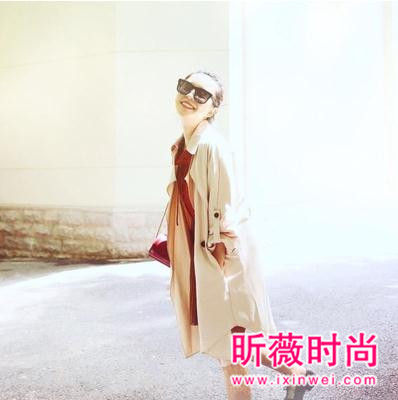 秋季拗造型撑气场 怎么少得了长款风衣 秋季拗造型撑气场 怎么少得了长款风衣