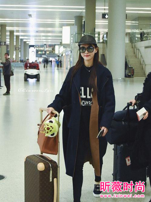 唐嫣与罗晋恋爱后 机场街拍越来越美