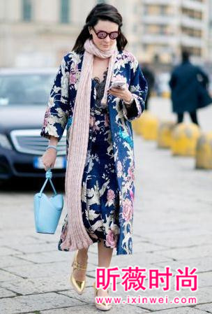 潮人们怎么选择围巾？围巾搭配出一种随性美