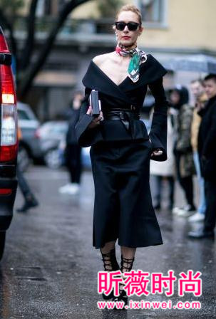 潮人们怎么选择围巾？围巾搭配出一种随性美