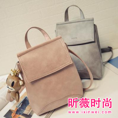 一款减龄双肩包搭配 出街约会都时尚百搭 一款减龄双肩包搭配 出街约会都时尚百搭