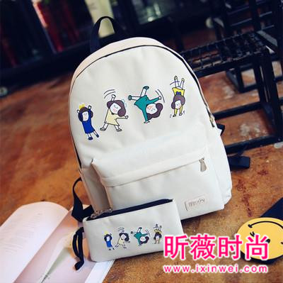 一款减龄双肩包搭配 出街约会都时尚百搭