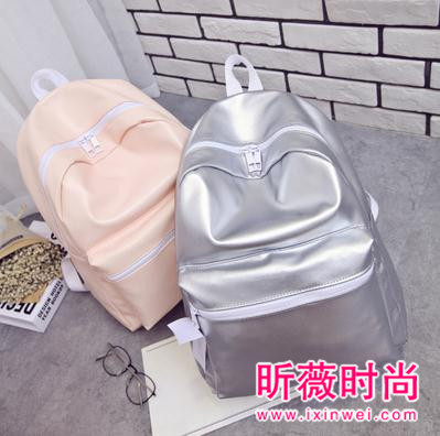 秋季时尚学院风双肩包 减龄可爱拨动纯纯少女梦 秋季时尚学院风双肩包 减龄可爱拨动纯纯少女梦