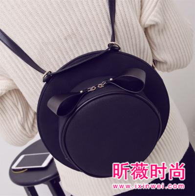 秋季时尚学院风双肩包 减龄可爱拨动纯纯少女梦 秋季时尚学院风双肩包 减龄可爱拨动纯纯少女梦