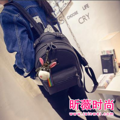 秋季时尚学院风双肩包 减龄可爱拨动纯纯少女梦