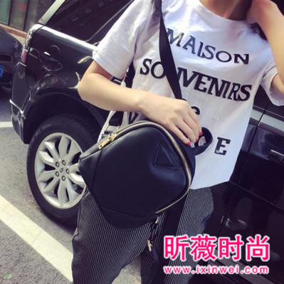 秋季时尚学院风双肩包 减龄可爱拨动纯纯少女梦 秋季时尚学院风双肩包 减龄可爱拨动纯纯少女梦