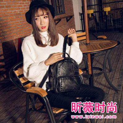 秋季时尚学院风双肩包 减龄可爱拨动纯纯少女梦 秋季时尚学院风双肩包 减龄可爱拨动纯纯少女梦