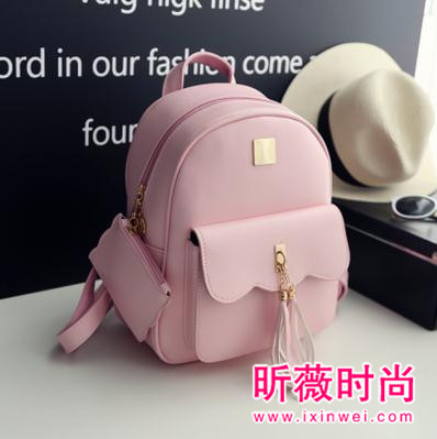 秋季时尚学院风双肩包 减龄可爱拨动纯纯少女梦 秋季时尚学院风双肩包 减龄可爱拨动纯纯少女梦