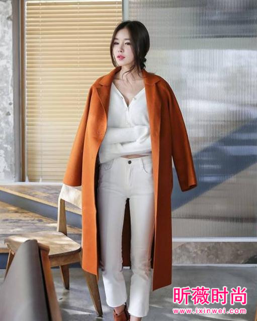 冬季驼色呢子大衣 经典时尚永不过时