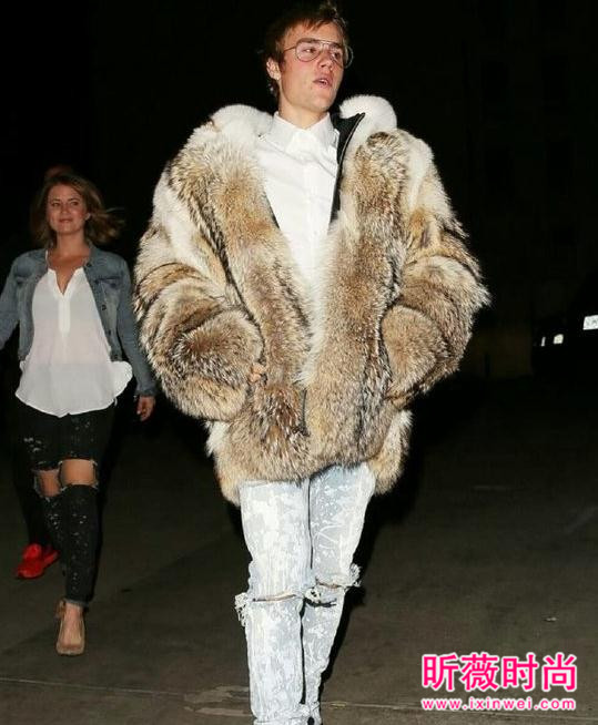 有皮草的冬天保暖又时尚 杨幂范冰冰示范皮草穿搭