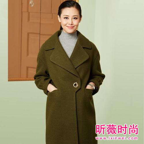 时髦的人用色抢镜 知性小香风和寒冬很配 时髦的人用色抢镜 知性小香风和寒冬很配