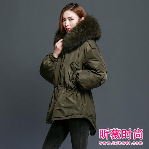 时髦的人用色抢镜 知性小香风和寒冬很配 时髦的人用色抢镜 知性小香风和寒冬很配