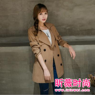 想要尝试轻熟女人味 这些时尚外套百搭有范儿