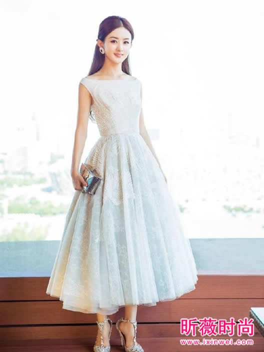 超级心疼我家丽颖！赵丽颖没有合脚的鞋子