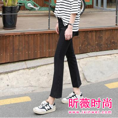 万金油般的牛仔裤 时尚白搭特别显腿长