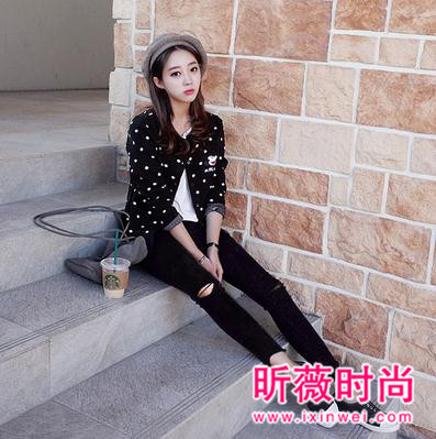 万金油般的牛仔裤 时尚白搭特别显腿长