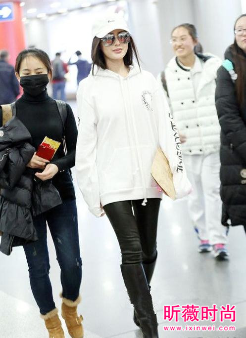 华语女星最新机场街拍 倪妮裹成球何洁狂露腿