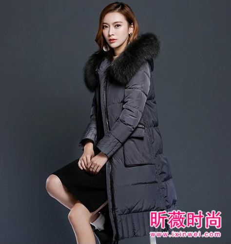 冬季如何穿羽绒服不臃肿？潮流时尚羽绒服显瘦穿搭