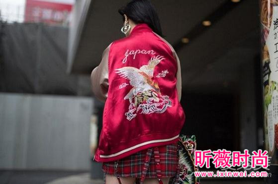 明星潮人都爱飞行员夹克 连背影都好时髦个性