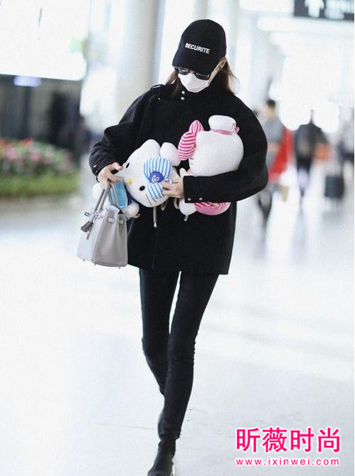 华语明星时尚机场街拍 杨幂冷得要命也要穿时髦