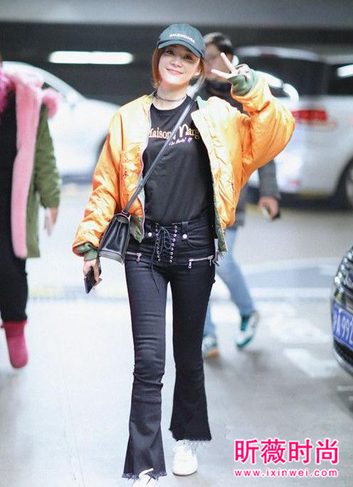 华语明星时尚机场街拍 杨幂冷得要命也要穿时髦