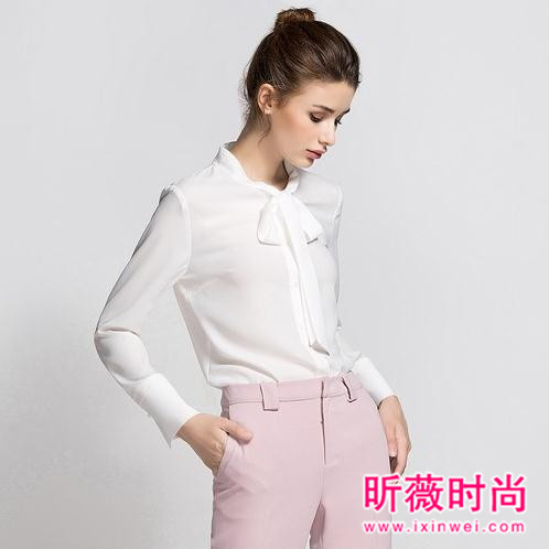 规规矩矩穿衬衫？露一截的小作妖才叫时髦