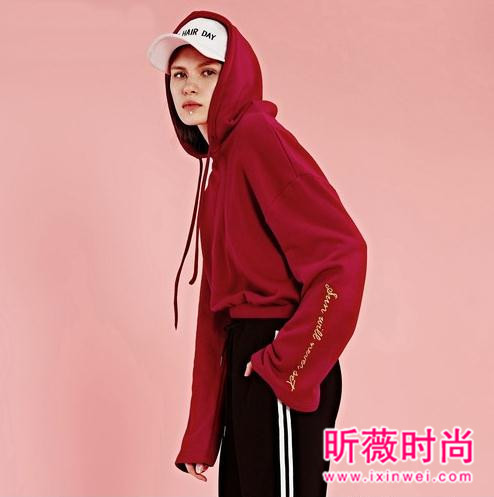 红色服装穿搭指南 新年时髦喜庆都要兼顾