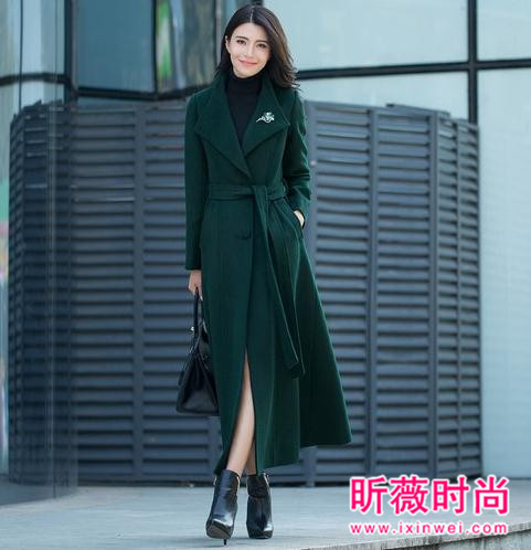 宁穿经典不赶时髦 这样穿自信一定潮到爆