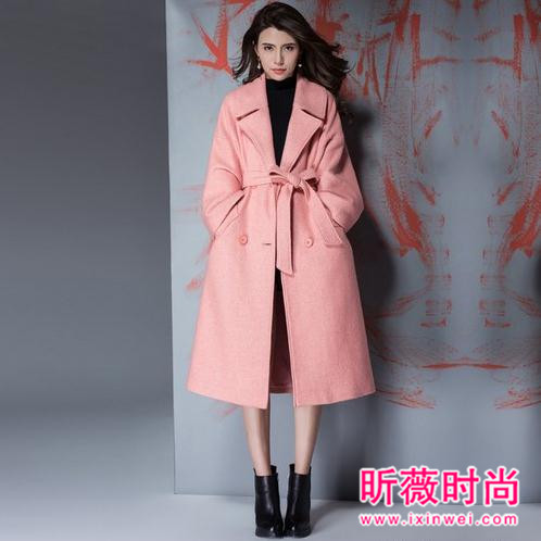 如何才能让自己美到翻？毛呢外套这样穿美到翻