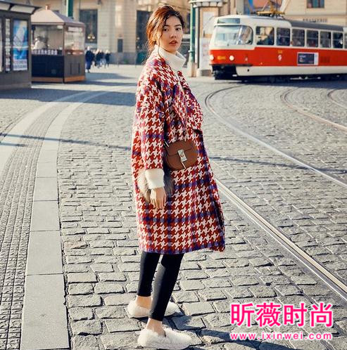 如何才能让自己美到翻？毛呢外套这样穿美到翻