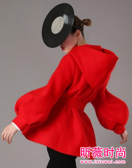 大红色毛呢大衣穿搭 这个冬天因为有它而温暖 大红色毛呢大衣穿搭 这个冬天因为有它而温暖