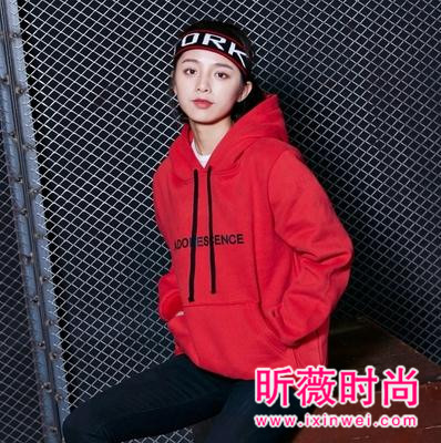 跟着鬼怪新娘学穿搭 时尚卫衣美美的街拍 跟着鬼怪新娘学穿搭 时尚卫衣美美的街拍