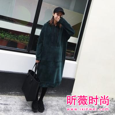 跟着鬼怪新娘学穿搭 时尚卫衣美美的街拍