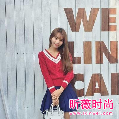 日系学院风甜美毛衣 简约时尚配色清纯又青春