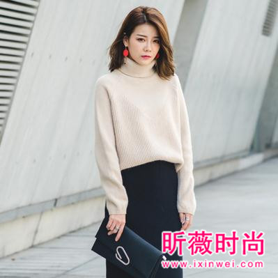 日系学院风甜美毛衣 简约时尚配色清纯又青春