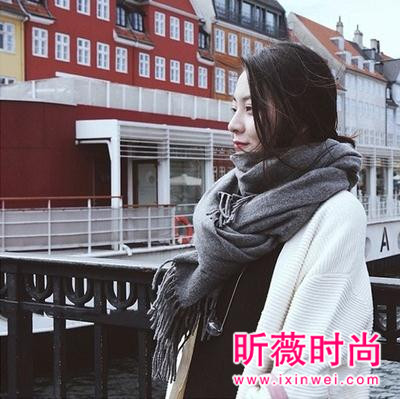 冬季围巾搭配技巧 打造专属你的时尚感 冬季围巾搭配技巧 打造专属你的时尚感