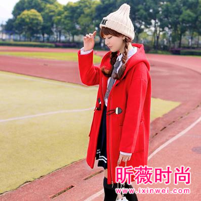 新年亮色大衣穿起来 搭配裙装裤装都好看