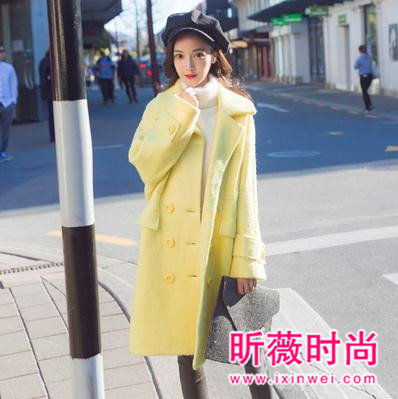 新年亮色大衣穿起来 搭配裙装裤装都好看