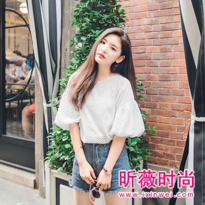 女性妖娆风PKBF风 哪件衬衫可以获胜？