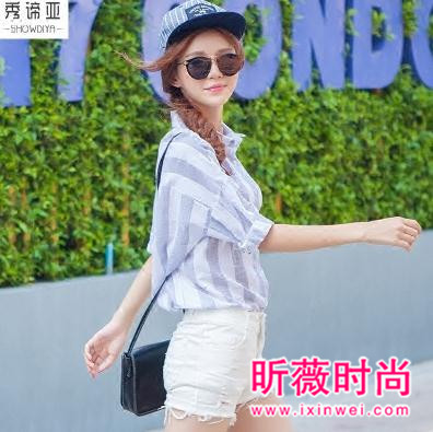 女性妖娆风PKBF风 哪件衬衫可以获胜？