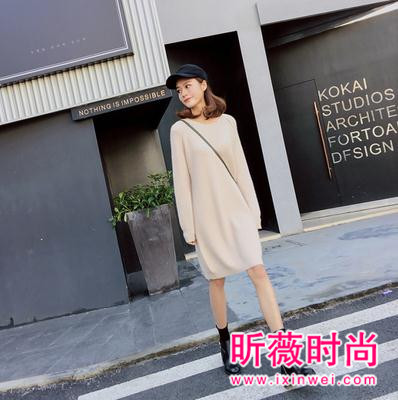 春季流行款毛衣裙穿搭 展现女性曲线诱惑与性感