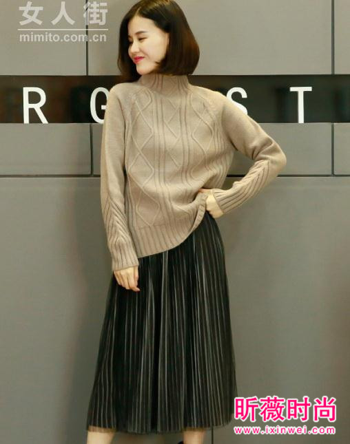 逛街来一件时尚毛衣 穿起来减龄又有范儿