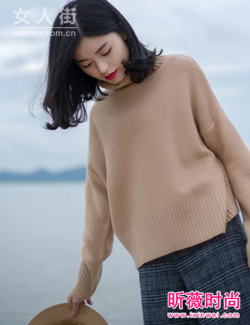 逛街来一件时尚毛衣 穿起来减龄又有范儿