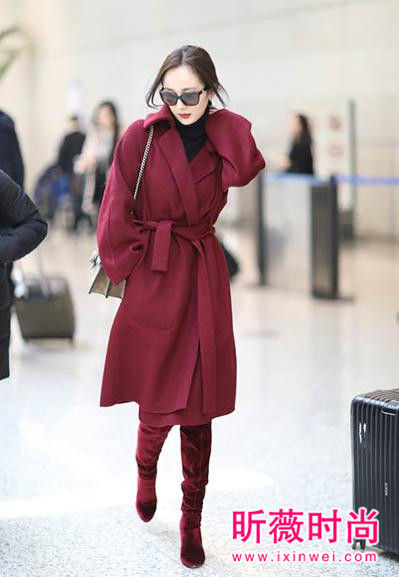 颜色搭得好穿大衣更好看 大衣+内搭这样穿美极了