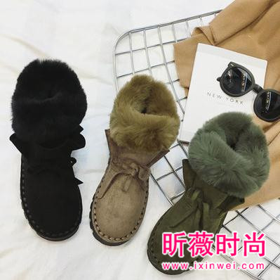 暖脚雪地靴更暖心 简单搭配好看又有型